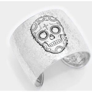 Brand New Womens Boutique Hammered Finish Like a Girl Cuff Bracelet